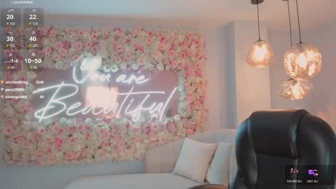 Snapshot of carolinegrace_ chatting on 02-06-25, 04:58 Caro online show from 02-06-25, 04:58