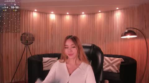 Snapshot of carolinegrace_ chatting on 11-30-25, 11:25 Caro online show from 11-30-25, 11:25