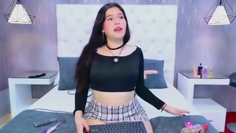 Caroline Olsenn online show from 07-28-26, 02:13