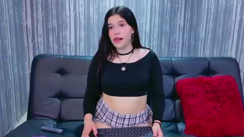 Caroline Olsenn online show from 07-28-26, 06:20