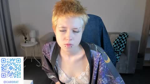 Snapshot of carolinerichter chatting on 09-22-25, 02:13 CarolineRichter online show from 09-22-25, 02:13
