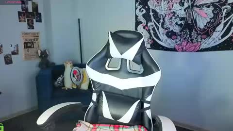 CarolineRichter online show from 04-26-26, 03:04