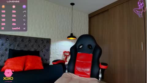 Snapshot of carolinescoth_dl chatting on 09-30-25, 06:46 Caroline Scoth online show from 09-30-25, 06:46