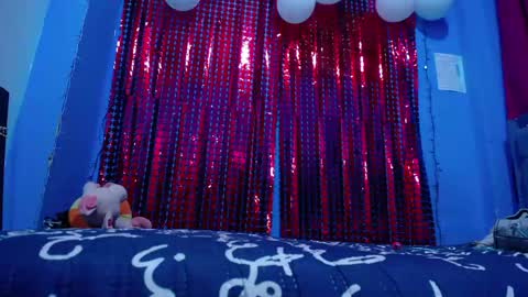 Carolinhe  online show from 04-25-26, 06:05