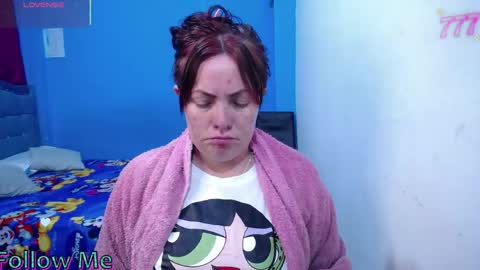 Snapshot of carolinhe_ chatting on 06-07-26, 03:27 Carolinhe online show from 06-07-26, 03:27