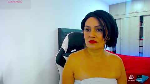 CarolinneFiotti online show from 12-03-25, 01:31