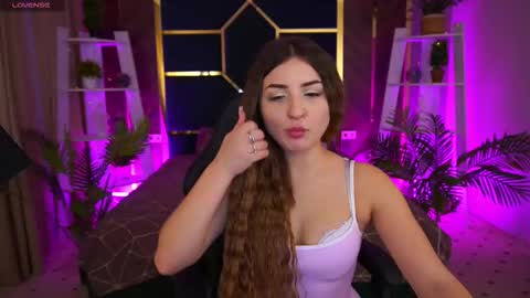 Snapshot of carollynee chatting on 12-16-25, 09:09 carollynee online show from 12-16-25, 09:09