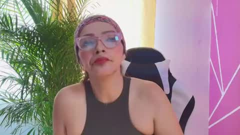Snapshot of carolmiss_79 chatting on 06-01-26, 03:14 CAROL online show from 06-01-26, 03:14