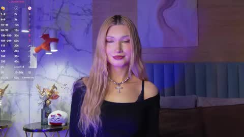 Snapshot of carolreeves chatting on 10-28-25, 06:17 Carol online show from 10-28-25, 06:17