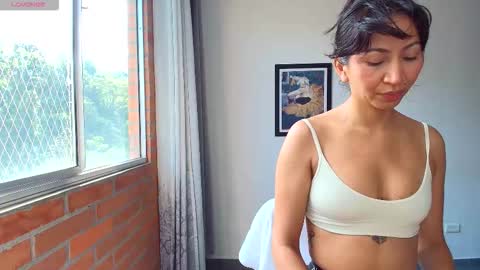 Snapshot of carolu_ chatting on 09-21-25, 01:35 Caro online show from 09-21-25, 01:35