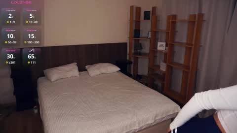 Snapshot of carolynnfernandez chatting on 09-28-25, 08:25 Hello everyone Im Monica Its my first day Were going to have fun together online show from 09-28-25, 08:25