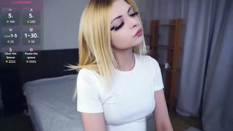 Snapshot of carolynnfernandez chatting on 10-12-25, 08:08 Hello everyone Im Monica Its my first day Were going to have fun together online show from 10-12-25, 08:08