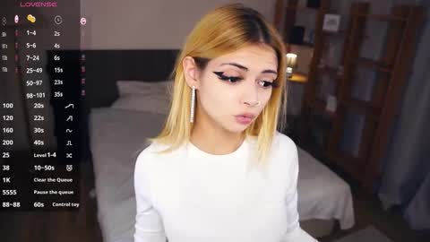 Snapshot of carolynnfernandez chatting on 11-18-25, 07:51 Hello everyone Im Monica Its my first day Were going to have fun together online show from 11-18-25, 07:51