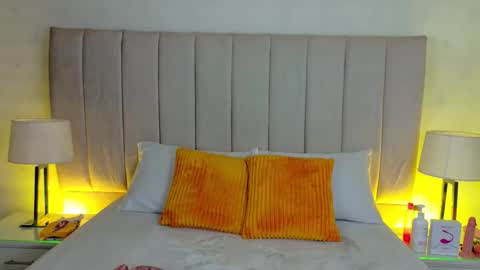 Snapshot of carrie_gb chatting on 02-17-26, 12:12 carrie online show from 02-17-26, 12:12