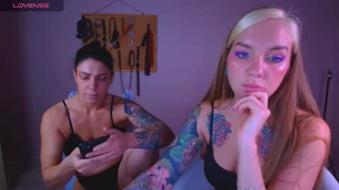 Carrie online show from 11-19-25, 05:02