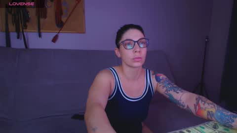 Carrie online show from 01-11-26, 06:13