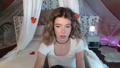 Snapshot of carriebecker chatting on 10-19-25, 05:13 carriebecker online show from 10-19-25, 05:13