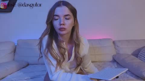 Snapshot of carriebradshawww chatting on 02-18-25, 01:43 carriebradshawww online show from 02-18-25, 01:43