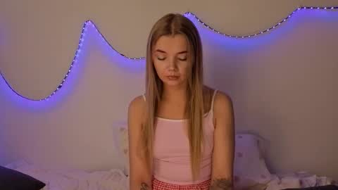 Snapshot of carriebradshawww chatting on 09-09-25, 11:54 carriebradshawww online show from 09-09-25, 11:54