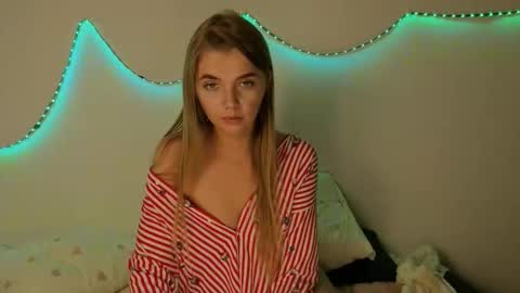 Snapshot of carriebradshawww chatting on 09-17-25, 01:18 carriebradshawww online show from 09-17-25, 01:18