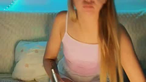 Snapshot of carriebradshawww chatting on 09-20-25, 01:34 carriebradshawww online show from 09-20-25, 01:34