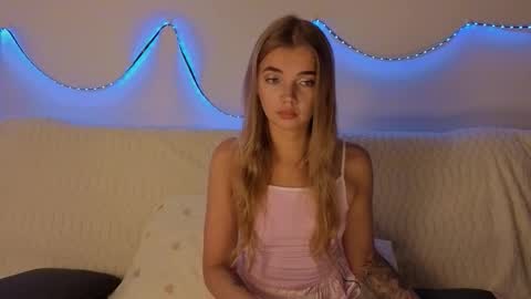 Snapshot of carriebradshawww chatting on 10-06-25, 12:57 carriebradshawww online show from 10-06-25, 12:57