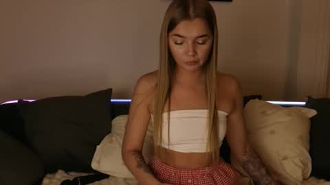 Snapshot of carriebradshawww chatting on 11-20-25, 04:51 carriebradshawww online show from 11-20-25, 04:51