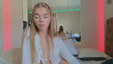 carriebradshawww online show from 07-01-26, 03:56