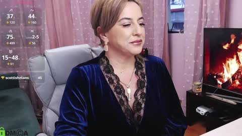 Snapshot of carrielovex chatting on 01-12-25, 06:06 Carrie online show from 01-12-25, 06:06