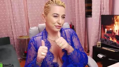 Snapshot of carrielovex chatting on 02-19-25, 04:34 Carrie online show from 02-19-25, 04:34