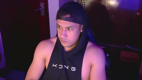 Snapshot of casas_oom chatting on 12-15-24, 05:02 online show from 12-15-24, 05:02