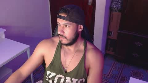 Snapshot of casas_oom chatting on 11-22-25, 10:42 online show from 11-22-25, 10:42