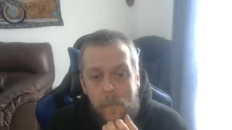 Snapshot of caseurdecue chatting on 05-08-26, 05:07 AllenGallant online show from 05-08-26, 05:07
