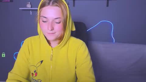 Snapshot of casey_meow_ chatting on 09-29-25, 01:05 casey_meow_ online show from 09-29-25, 01:05