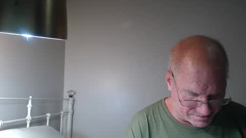Snapshot of casinocam chatting on 05-06-26, 05:46 CasinoCam online show from 05-06-26, 05:46