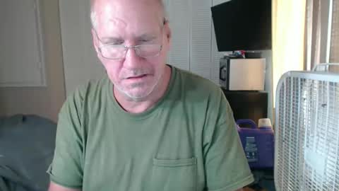 Snapshot of casinocam chatting on 05-07-26, 10:15 CasinoCam online show from 05-07-26, 10:15
