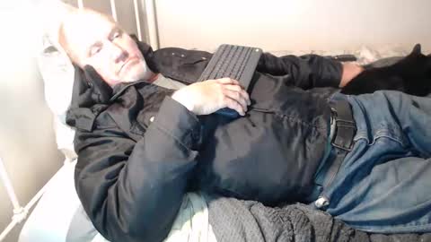 Snapshot of casinocam chatting on 05-12-26, 05:59 CasinoCam online show from 05-12-26, 05:59