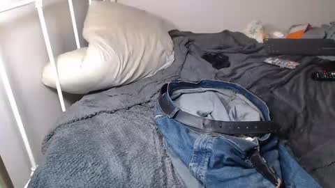 Snapshot of casinocam chatting on 05-15-26, 01:12 CasinoCam online show from 05-15-26, 01:12