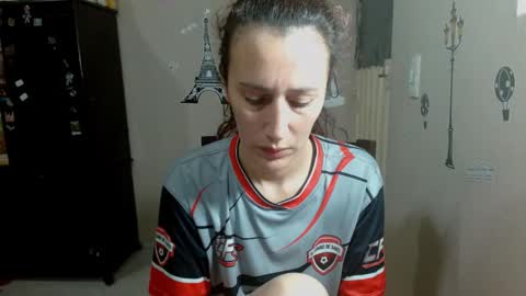 Snapshot of cassandra_brownn chatting on 12-03-25, 05:00 online show from 12-03-25, 05:00