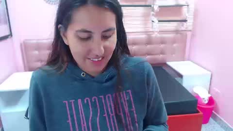 Snapshot of cassandra_ruizz chatting on 09-16-25, 07:59 573215024606 online show from 09-16-25, 07:59