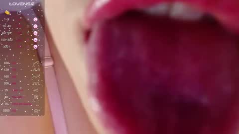 Cassandra online show from 10-18-25, 01:12