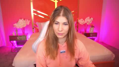 Snapshot of cassandragood chatting on 09-22-25, 06:37 Lena online show from 09-22-25, 06:37