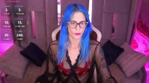 Cassandra online show from 12-21-25, 10:28