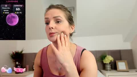 Snapshot of cassidyanne chatting on 02-12-25, 09:42 cassidyanne online show from 02-12-25, 09:42