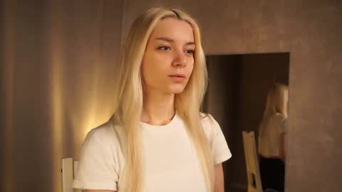 Snapshot of cassie130505 chatting on 02-12-25, 04:11 Cassie online show from 02-12-25, 04:11