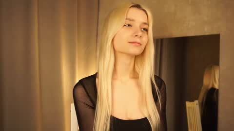 Snapshot of cassie130505 chatting on 03-12-25, 02:45 Cassie online show from 03-12-25, 02:45