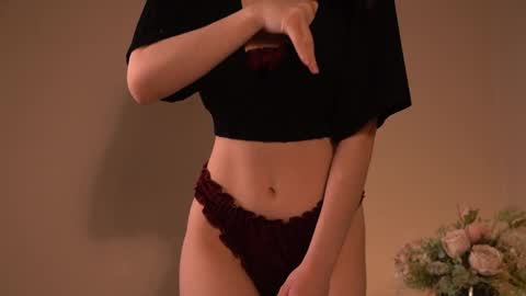 Snapshot of cassie130505 chatting on 12-18-25, 02:45 Cassie online show from 12-18-25, 02:45