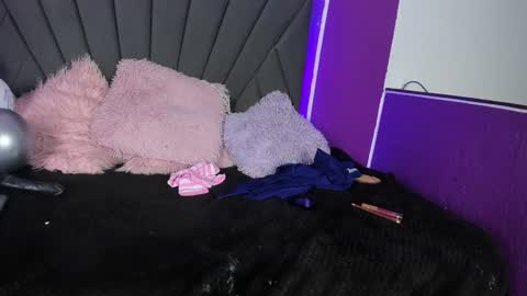 Snapshot of cassie_jones1 chatting on 01-28-25, 07:00 Cassie Jones online show from 01-28-25, 07:00