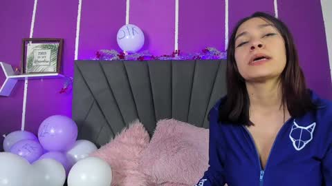 Snapshot of cassie_jones1 chatting on 01-28-25, 10:02 Cassie Jones online show from 01-28-25, 10:02