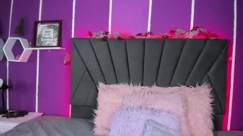 Snapshot of cassie_jones1 chatting on 02-18-25, 03:21 Cassie Jones online show from 02-18-25, 03:21